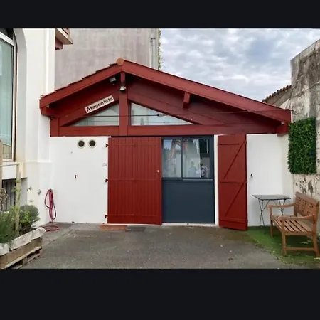Апартаменты Quiet Little House In Бейонн
